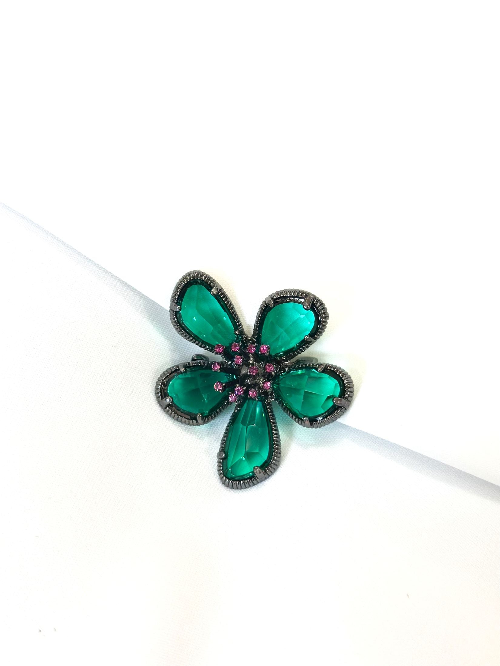 green brooch-lolini vogue